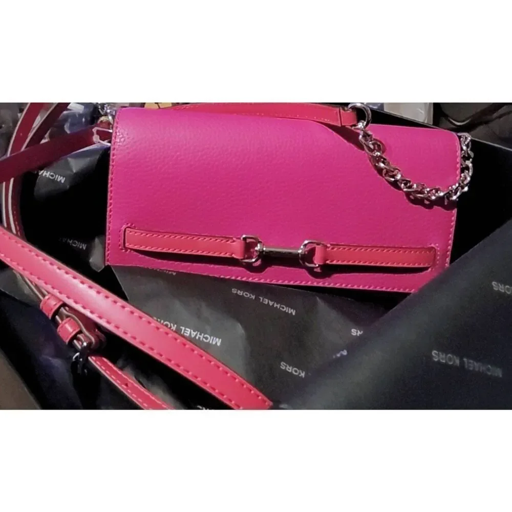 NWT~MICHAEL KORS Large Carson Dragonfruit Pebbled Leather Crossbody Bag Purse - Picture 3 of 6